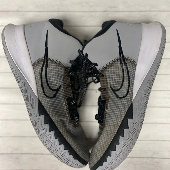 Nike CT1972-002 - Mens 11 Nike Men Kyrie Flytrap 4 Wolf Grey White Black Sneakers  main image 4